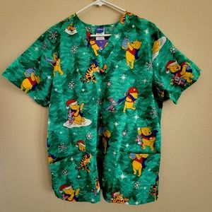 NEW Disney  Winnie-the-Pooh & Tigger Christmas Scrub Top Medium
